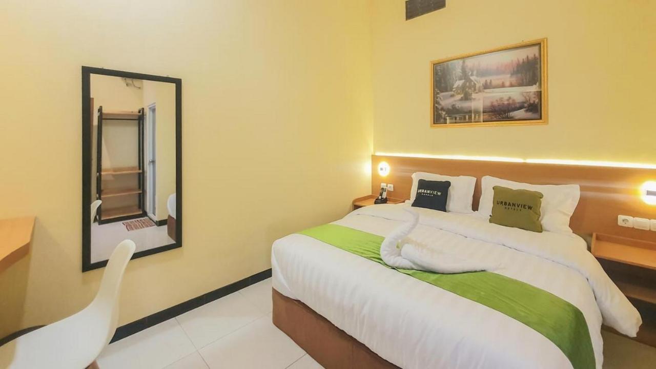 Urbanview Hotel Sakura Kampung Inggris Pare By Reddoorz Экстерьер фото