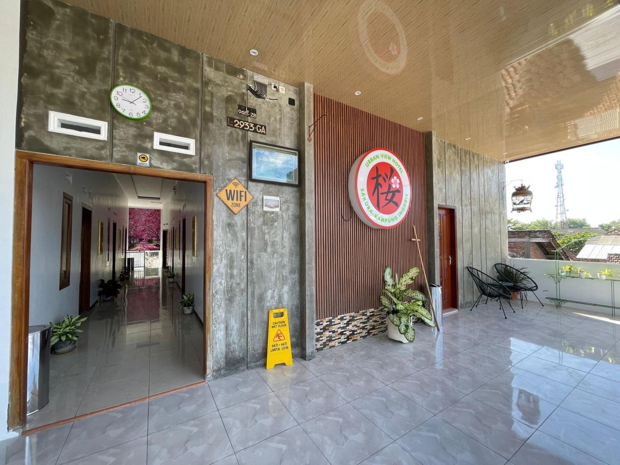 Urbanview Hotel Sakura Kampung Inggris Pare By Reddoorz Экстерьер фото