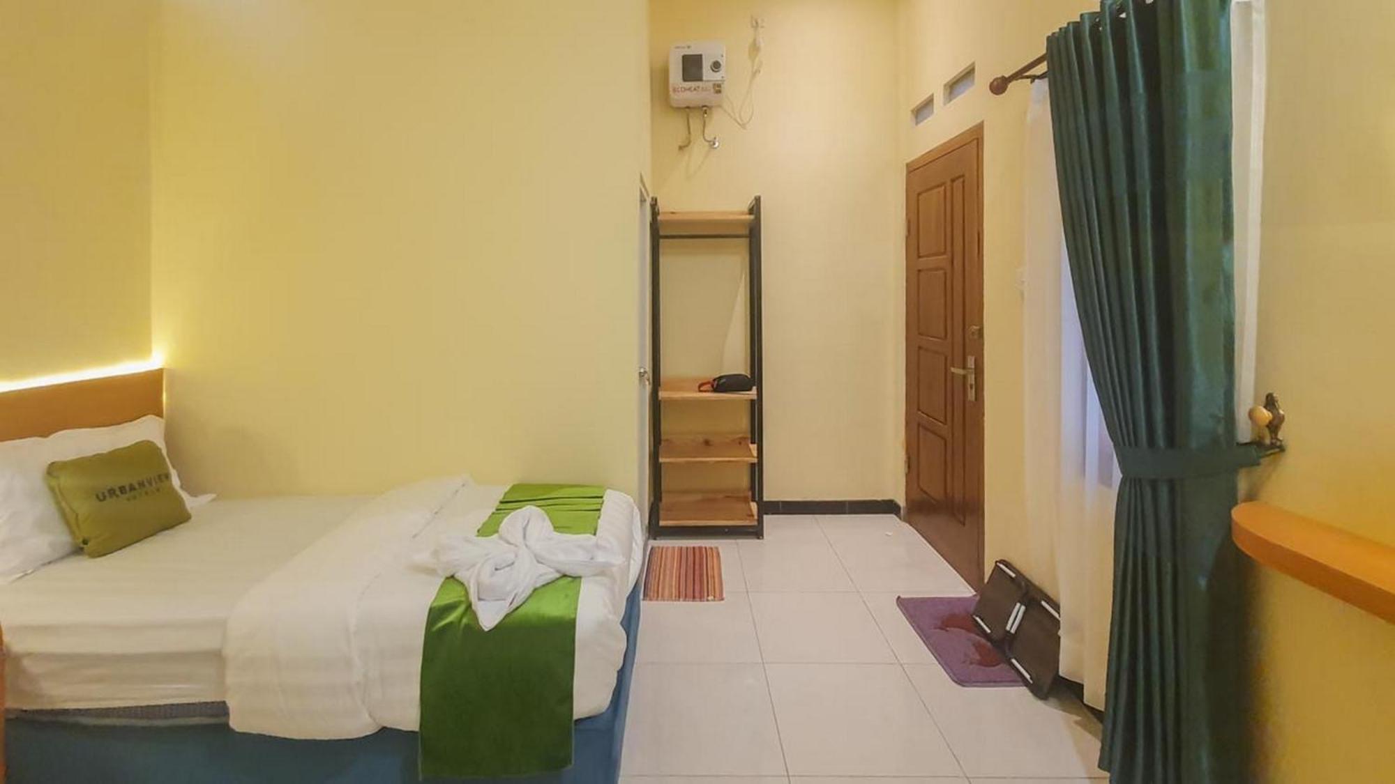 Urbanview Hotel Sakura Kampung Inggris Pare By Reddoorz Экстерьер фото